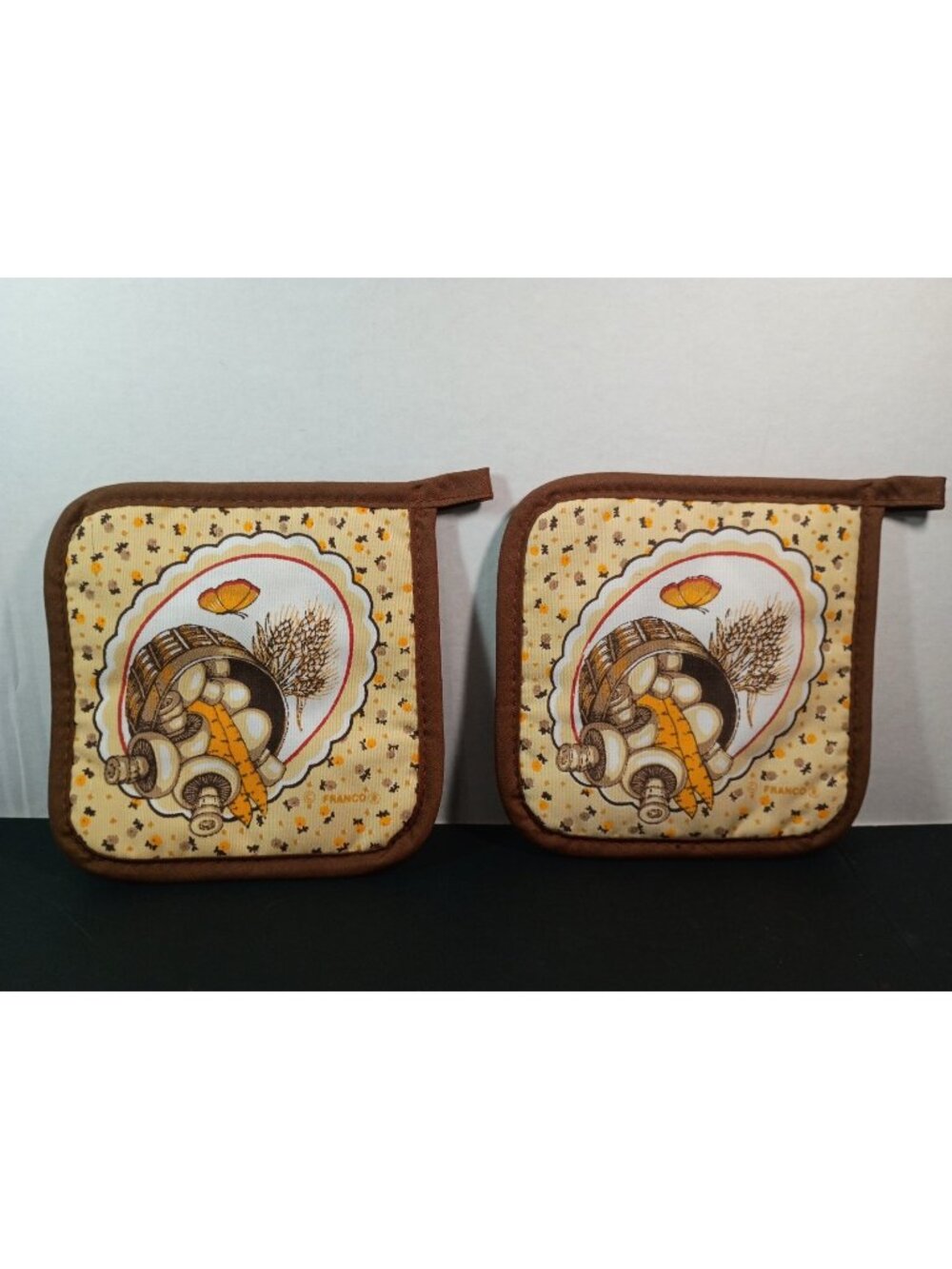 Vintage Franco Beige Oven Mitt Lot Of 2 Mushroom Design Cottagecore Grandmacore